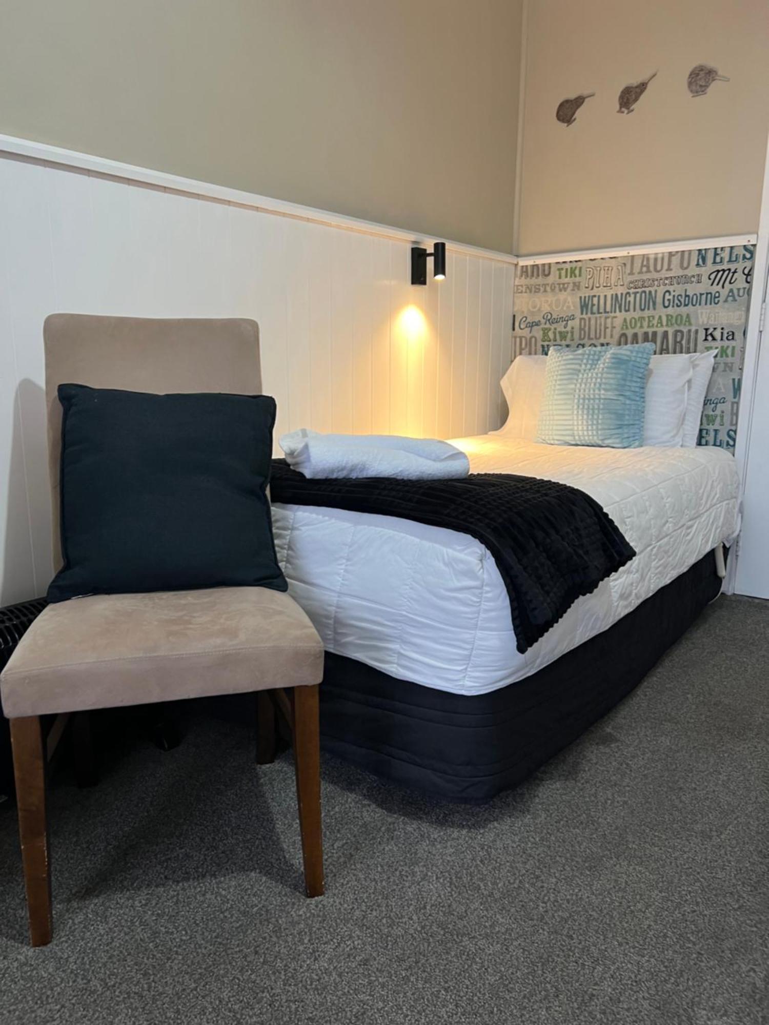 High Street Living Motel Picton Bagian luar foto