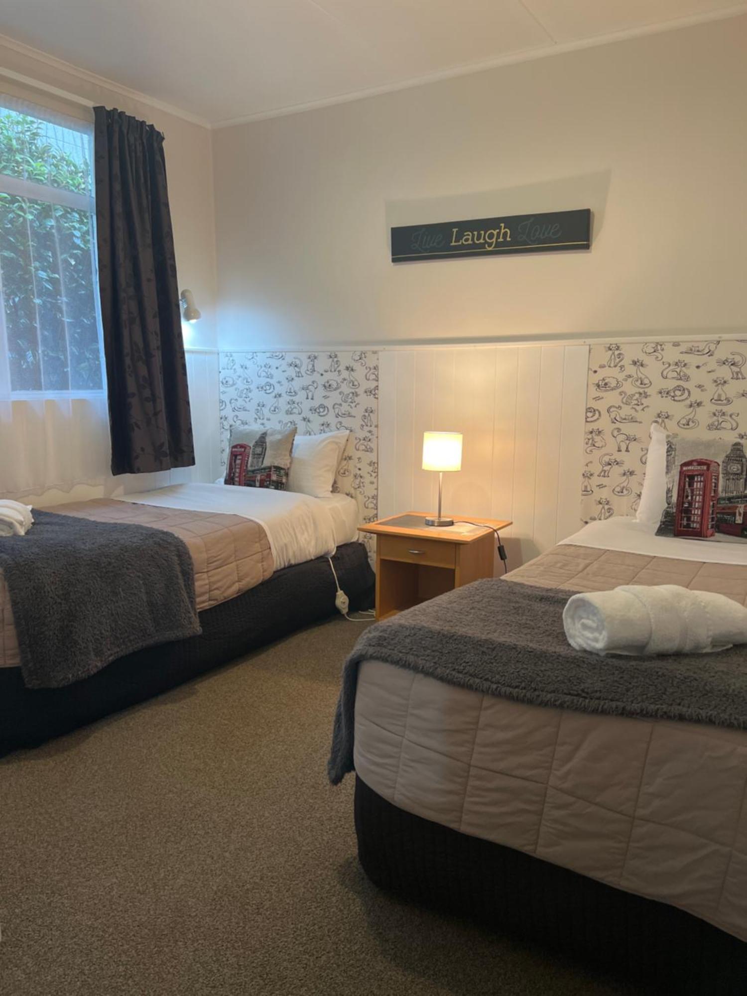 High Street Living Motel Picton Bagian luar foto