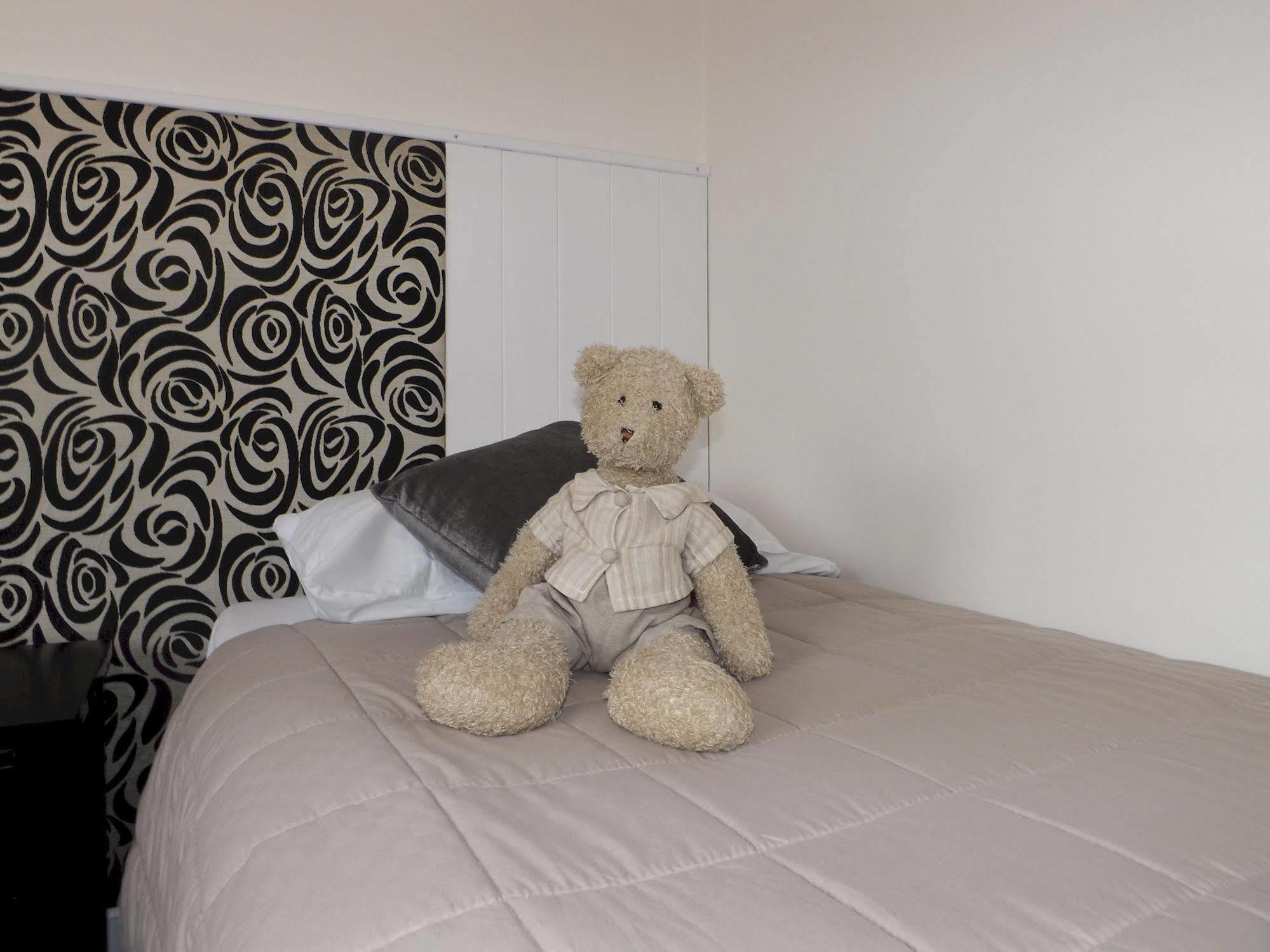 High Street Living Motel Picton Bagian luar foto