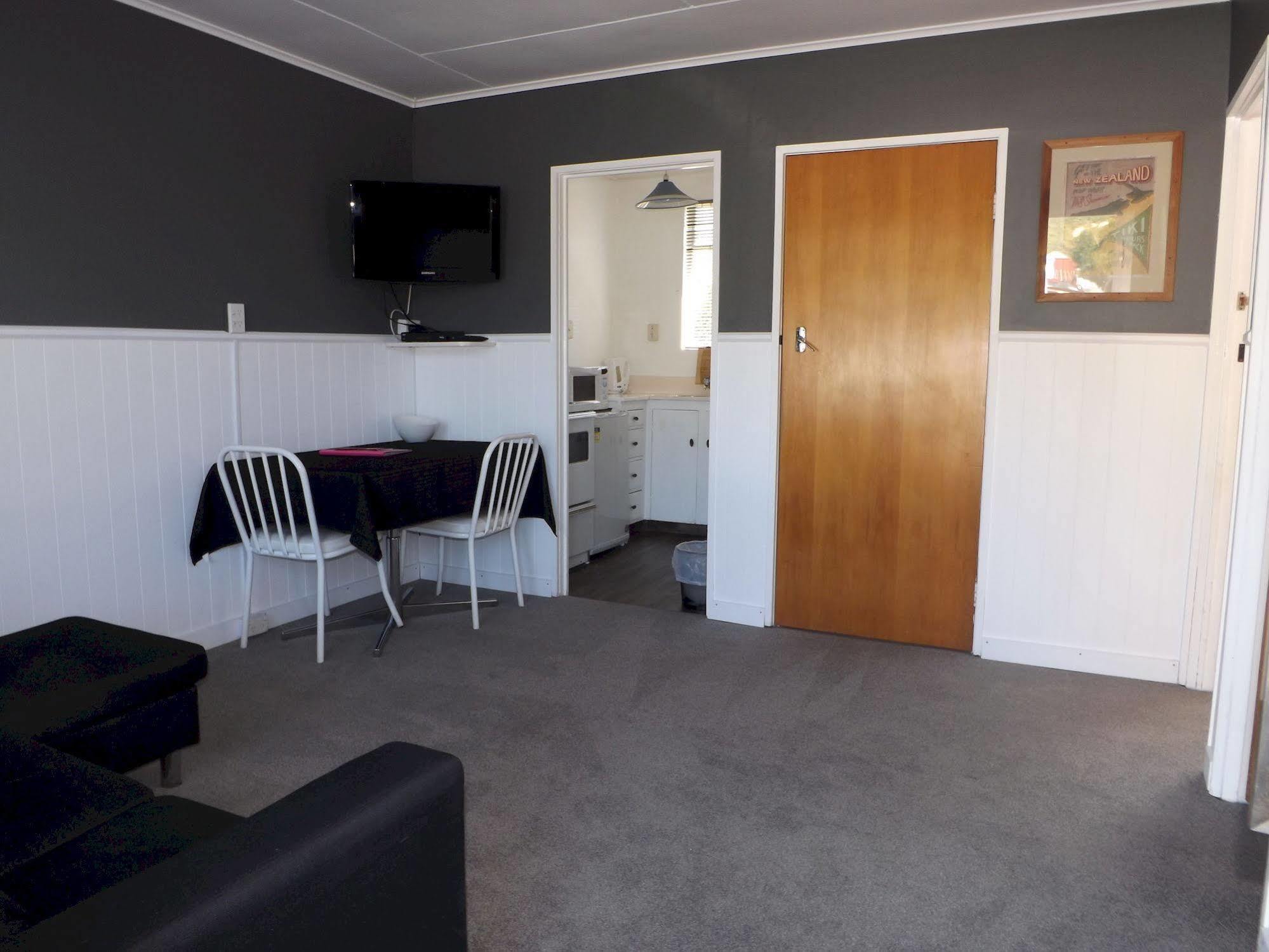 High Street Living Motel Picton Bagian luar foto