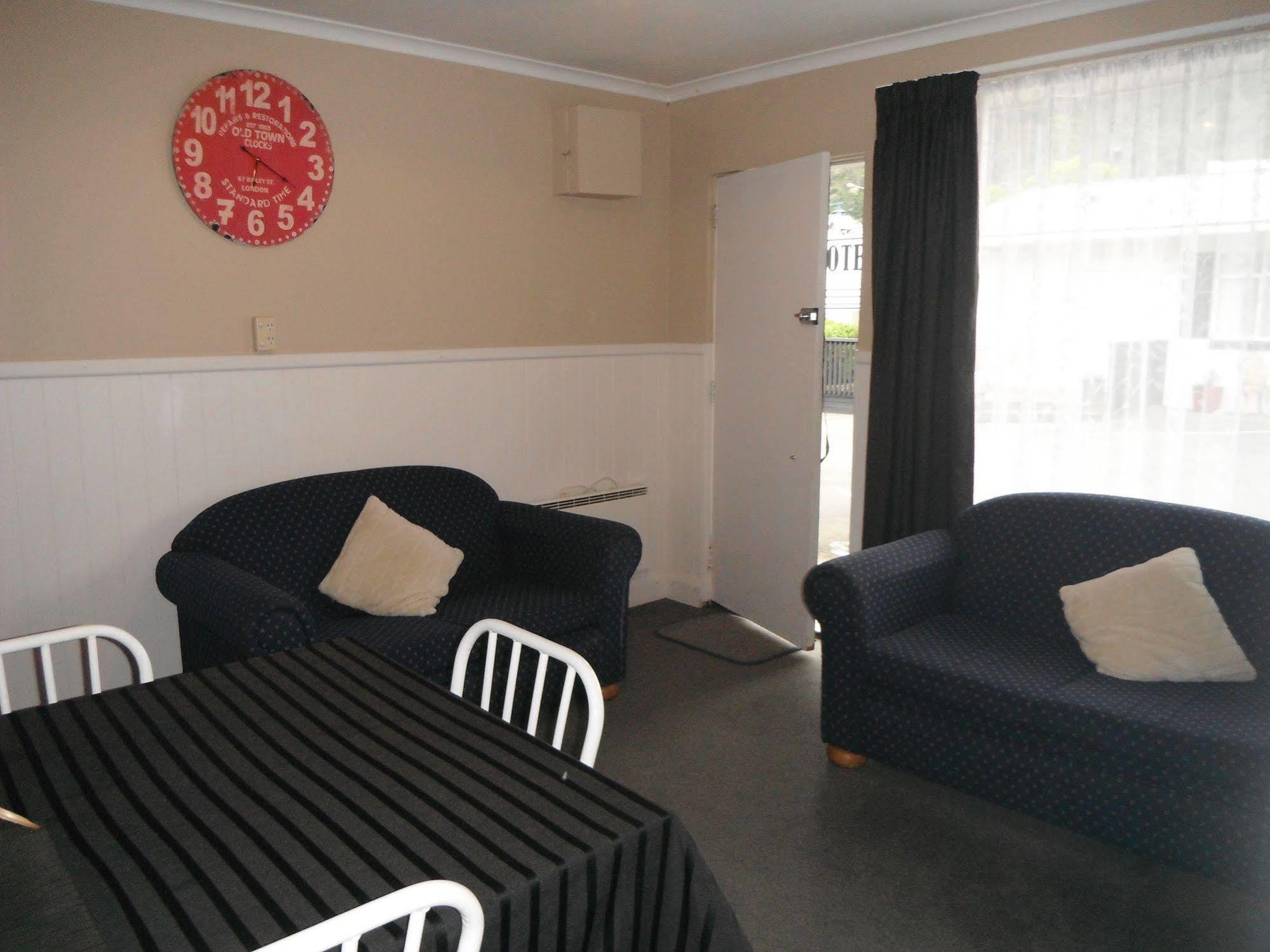 High Street Living Motel Picton Bagian luar foto