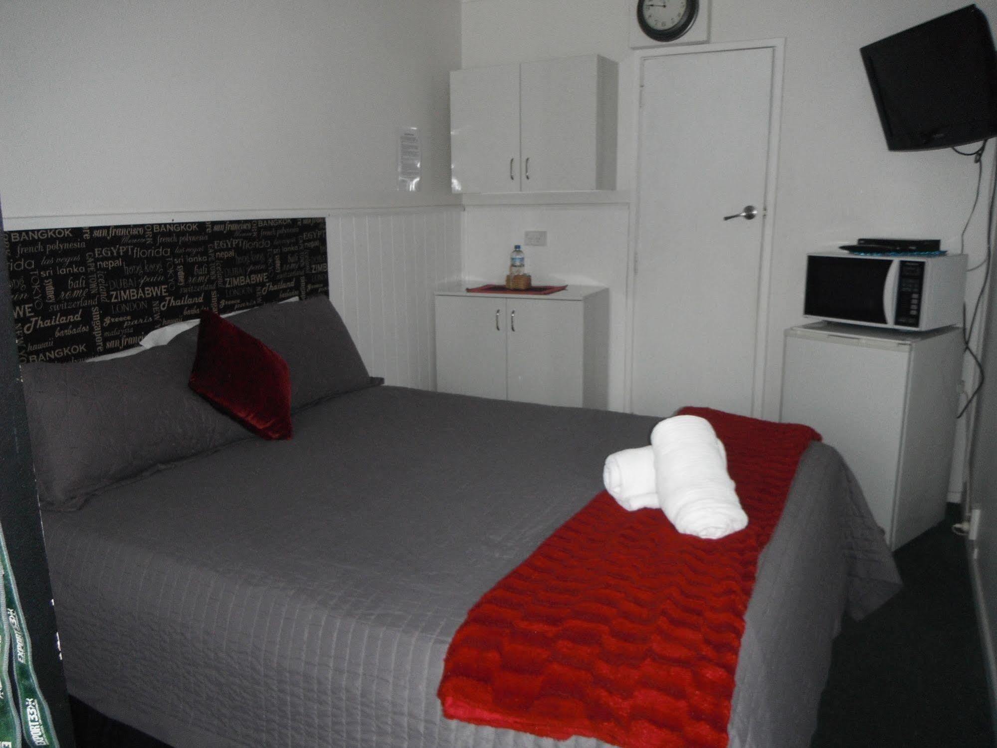 High Street Living Motel Picton Bagian luar foto