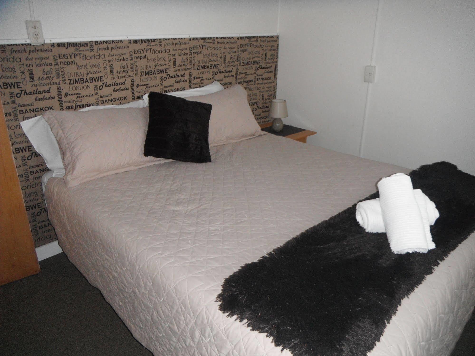 High Street Living Motel Picton Bagian luar foto