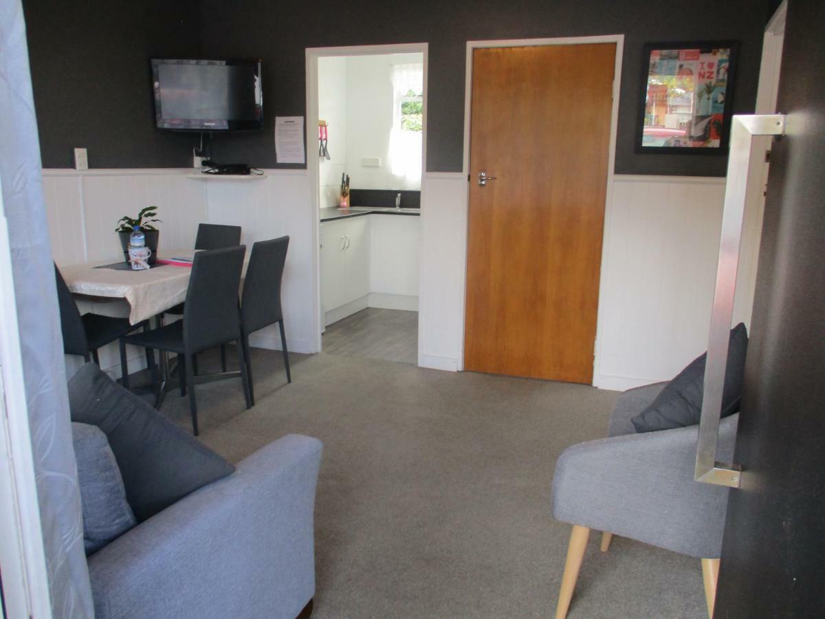 High Street Living Motel Picton Bagian luar foto